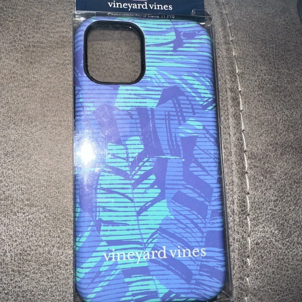 Vineyard vines IPhone case for iPhone 11 Pro NWT